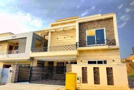 10 Marla Slightly Used Brand New Condition House For Sale, 10 Marla