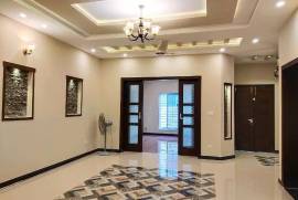 10 Marla Slightly Used Brand New Condition House For Sale, 10 مرلہ