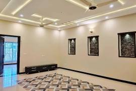 10 Marla Slightly Used Brand New Condition House For Sale, 10 مرلہ